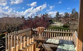 Charmante maisonnette avec terrasse et jolie vue - 5 min à pied du lac